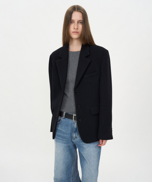 INSILENCE WOMEN(インサイレンスウーマン)の「ウールスリーボタンブレザーBLACK(テーラードジャケット・レディース・その他・SMALL/MEDIUM/X-SMALL)」の1枚目の写真