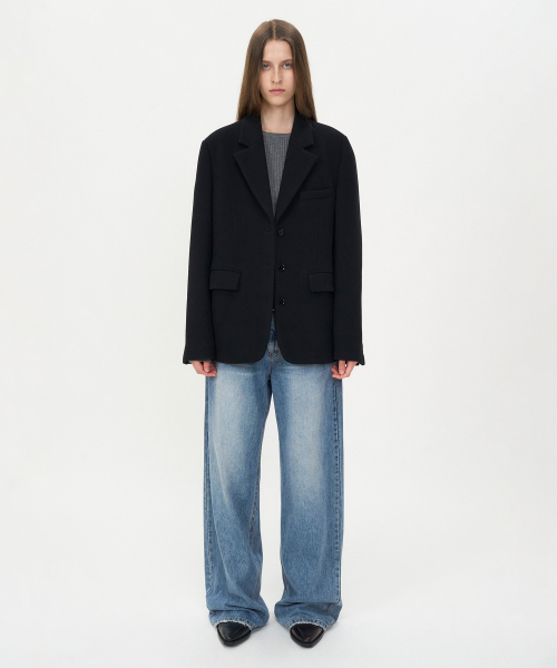 INSILENCE WOMEN(インサイレンスウーマン)の「ウールスリーボタンブレザーBLACK(テーラードジャケット・レディース・その他・SMALL/MEDIUM/X-SMALL)」の4枚目の写真