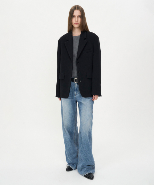 INSILENCE WOMEN(インサイレンスウーマン)の「ウールスリーボタンブレザーBLACK(テーラードジャケット・レディース・その他・SMALL/MEDIUM/X-SMALL)」の5枚目の写真