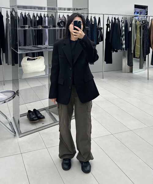 INSILENCE WOMEN(インサイレンスウーマン)の「ウールスリーボタンブレザーBLACK(テーラードジャケット・レディース・その他・SMALL/MEDIUM/X-SMALL)」の11枚目の写真