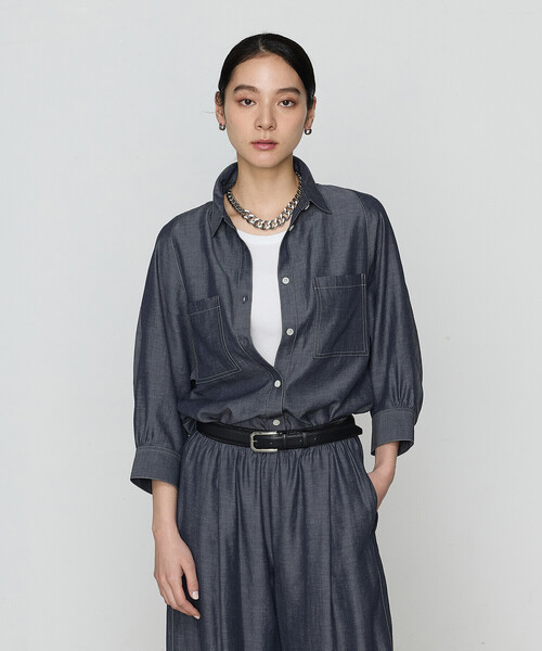 Gabardine K.T(ギャバジンケーティー)の「〔 +サイズ 〕 オトナシャンブレー たっぷりシャツ(シャツ/ブラウス・レディース・ブルー/ネイビー・13号)」の1枚目の写真