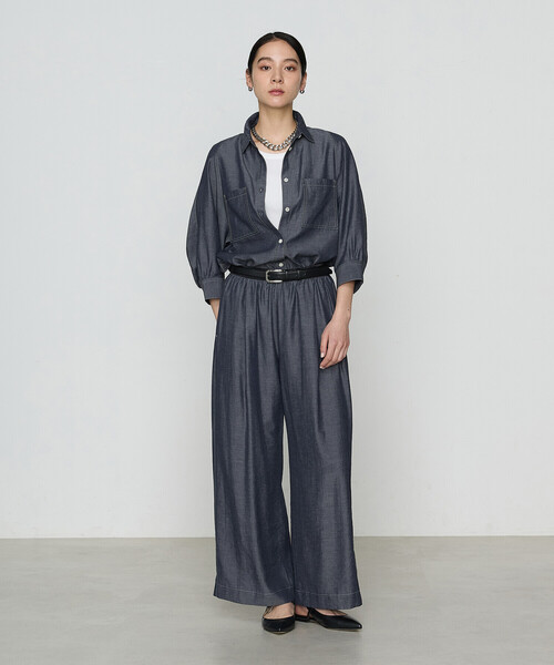 Gabardine K.T(ギャバジンケーティー)の「〔 +サイズ 〕 オトナシャンブレー たっぷりシャツ(シャツ/ブラウス・レディース・ブルー/ネイビー・13号)」の4枚目の写真