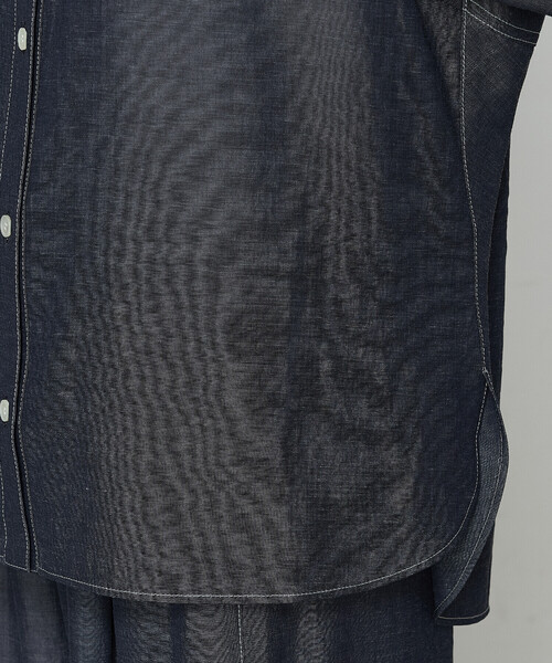 Gabardine K.T(ギャバジンケーティー)の「〔 +サイズ 〕 オトナシャンブレー たっぷりシャツ(シャツ/ブラウス・レディース・ブルー/ネイビー・13号)」の16枚目の写真