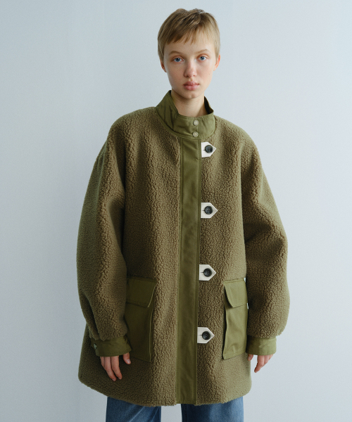 EN OR(エンオール)の「OVERSIZED POCKET FLEECE COAT - KHAKI(チェスターコート・レディース・その他・F)」の1枚目の写真