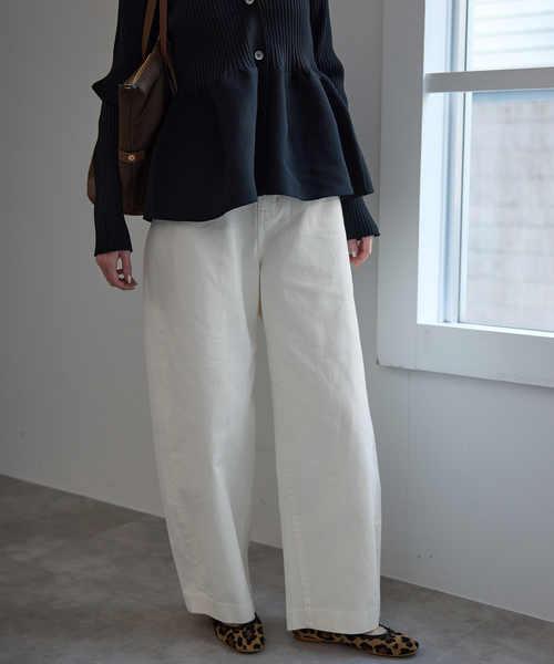 SLOBE IENA(スローブイエナ)の「LE DENIM カーブバギーデニムパンツ(デニムパンツ・レディース・ブルー系その他/ホワイト・36/38)」の7枚目の写真