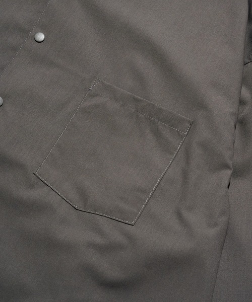 MAISON CLUB(メゾンクラブ)の「【MAISON CLUB】Polyester Nylon Coach Shirt Jacket KKP/ ポリエステルナイロンコーチジャケット(ブルゾン・メンズ・ブラック/グレー/ホワイト・M/L)」の8枚目の写真
