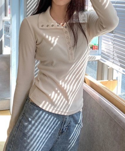 SHEPP(シープ)の「【26年春新作】オープンカラーリブニットカットソー(Tシャツ/カットソー・レディース・ブラック/アイボリー/ホワイト/チャコール・F)」の1枚目の写真