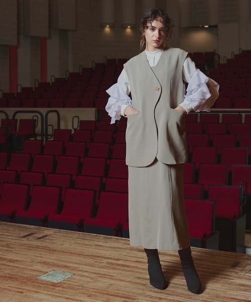 Callarus（カラルス）の「<単品>ラッフルデザイン袖ブラウス〔Callarus〕（シャツ/ブラウス・レディース・ブラック/オフホワイト・S/M/L/LL/3L）」の8枚目の写真