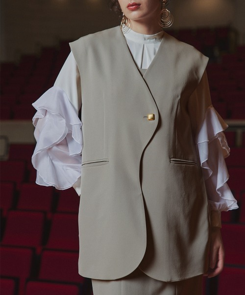 Callarus（カラルス）の「<単品>ラッフルデザイン袖ブラウス〔Callarus〕（シャツ/ブラウス・レディース・ブラック/オフホワイト・S/M/L/LL/3L）」の13枚目の写真