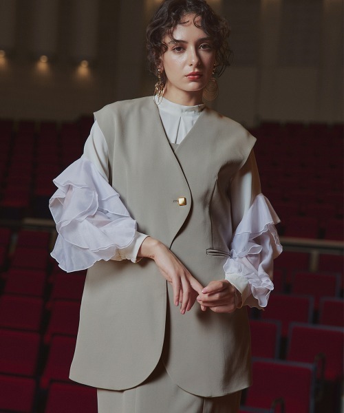 Callarus（カラルス）の「<単品>ラッフルデザイン袖ブラウス〔Callarus〕（シャツ/ブラウス・レディース・ブラック/オフホワイト・S/M/L/LL/3L）」の16枚目の写真