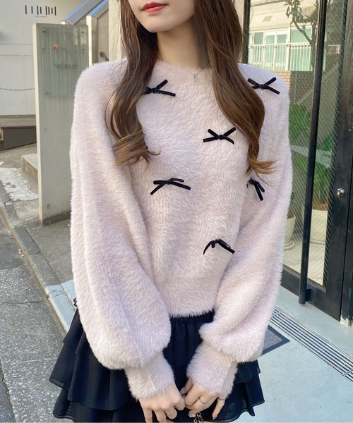 INGNI(イング)の「ベロアリボン付フェザーニット(ニット/セーター・レディース・チャコールグレー×ブラック/ホワイト×ブラック/ピンク系7・M)」の3枚目の写真