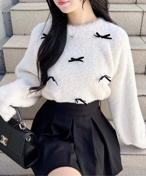 INGNI(イング)の「ベロアリボン付フェザーニット(ニット/セーター・レディース・チャコールグレー×ブラック/ホワイト×ブラック/ピンク系7・M)」の1枚目の写真