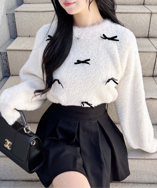 INGNI(イング)の「ベロアリボン付フェザーニット(ニット/セーター・レディース・チャコールグレー×ブラック/ホワイト×ブラック/ピンク系7・M)」の4枚目の写真