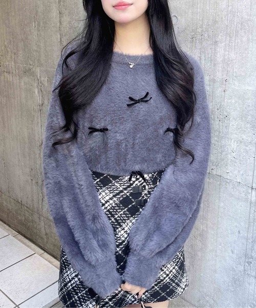 INGNI(イング)の「ベロアリボン付フェザーニット(ニット/セーター・レディース・チャコールグレー×ブラック/ホワイト×ブラック/ピンク系7・M)」の12枚目の写真