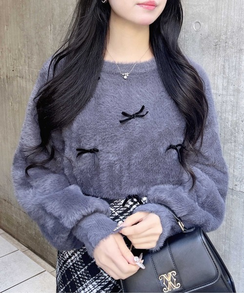 INGNI(イング)の「ベロアリボン付フェザーニット(ニット/セーター・レディース・チャコールグレー×ブラック/ホワイト×ブラック/ピンク系7・M)」の13枚目の写真