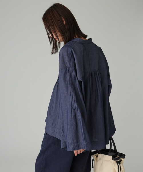 BABYLONE(バビロン)の「ピンタックデニムシャツ(シャツ/ブラウス・レディース・ダークブルー/ブルー・フリー)」の13枚目の写真