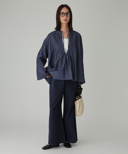 BABYLONE(バビロン)の「ピンタックデニムシャツ(シャツ/ブラウス・レディース・ダークブルー/ブルー・フリー)」の14枚目の写真