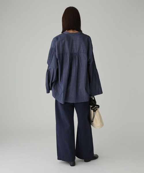 BABYLONE(バビロン)の「ピンタックデニムシャツ(シャツ/ブラウス・レディース・ダークブルー/ブルー・フリー)」の17枚目の写真