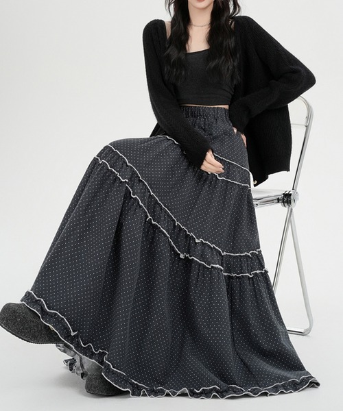 &soiree(アンドソワレ)の「ドット柄ティアードフレアスカート(スカート・レディース・オフホワイト/ブラック・SMALL/MEDIUM/LARGE/X-LARGE)」の5枚目の写真