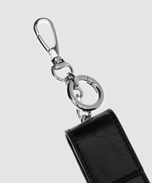 Maison Margiela（メゾンマルジェラ）の「ALTRA PICCOLA PELLET（キーホルダー・メンズ・ブラック・UNI）」の3枚目の写真