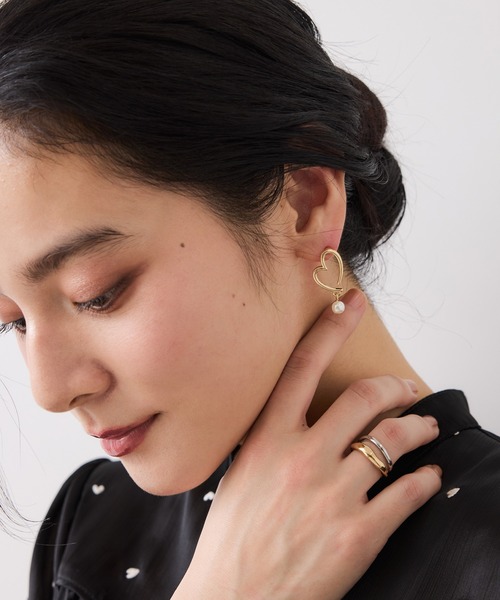 VIS（ビス）の「揺れパールハートピアス（ピアス（両耳用）・レディース・シルバー/ゴールド・FREE）」の4枚目の写真