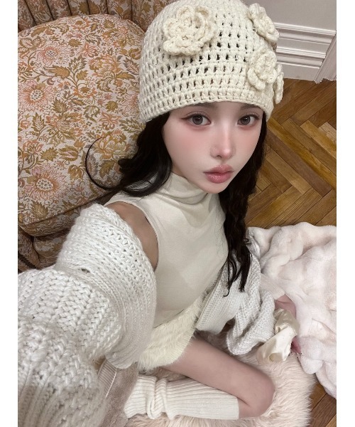 Darich（ダーリッチ）の「ローズモチーフクロシェビーニー（ニット