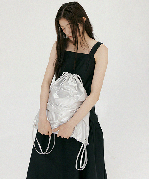 LINGSEOUL(リングソウル)の「string backpack-silver(バックパック/リュック・レディース・その他・FREE)」の2枚目の写真