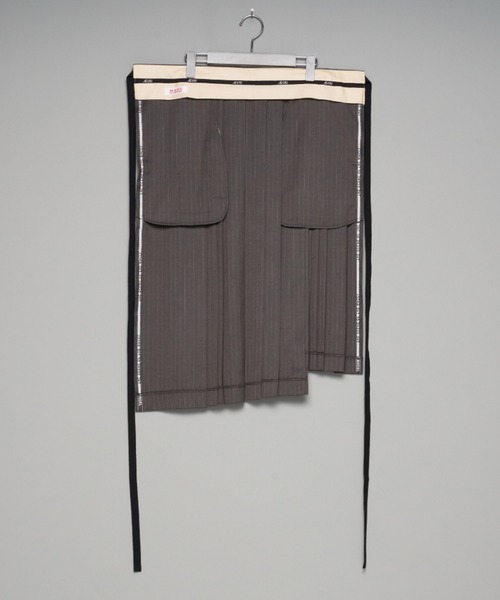 MASU（エムエーエスユー）の「【M A S U】PLEATED APRON（その他パンツ・メンズ・ブラック/ダークグレー・FREE）」の4枚目の写真