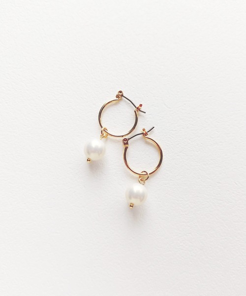 tone（トーン）の「Cherie+Chambre/Pearl Foop Pierce（ピアス（両耳用）・レディース・ホワイト/アイボリー・FREE）」の5枚目の写真