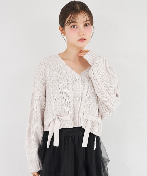 tocco closet(トッコ クローゼット)の「リボン付きハートケーブル編みニットカーディガン(カーディガン/ボレロ・レディース・オフホワイト/グレイッシュベージュ・M)」の11枚目の写真