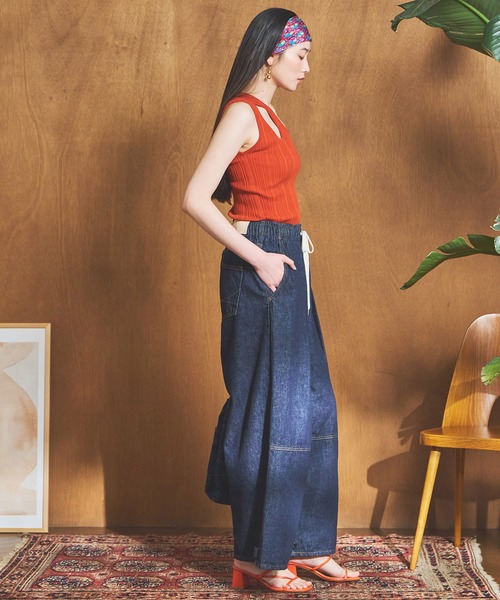 SOMETHING(サムシング)の「【GISELe 4月号掲載】atelier SOMETHING DRAWSTRING BALLOON WIDE/ウエストゴムバルーンワイドパンツ(デニムパンツ・レディース・インディゴブルー/ライトインディゴブルー・SMALL/MEDIUM)」の12枚目の写真
