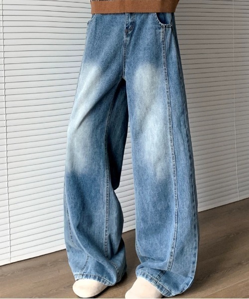 CELENA BEATS（セレナビーツ）の「ヴィンテージ ライク バック ピーキング ワイド デニム（デニムパンツ・メンズ・ライトブルー/ブルー・L/M）」の10枚目の写真