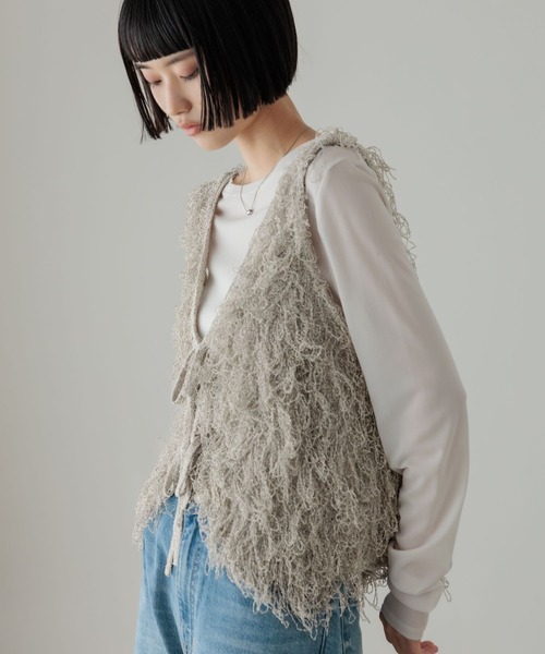 LOWRYS FARM(ローリーズファーム)の「2WAYフリンジベスト 644658(ベスト・レディース・グレー/ブラック/アイボリー・FREE)」の3枚目の写真