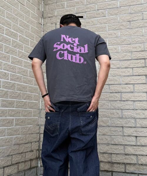 NET SOCIAL CLUB(ネットソーシャルクラブ)の「ウェーブビビッドロゴ半袖Tシャツ(バーガンディ)(Tシャツ/カットソー・レディース・バーガンディー・S/XL/L/M)」の5枚目の写真