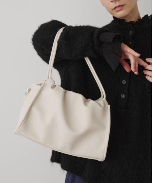 Libra Cue（リブラ キュー）の「マルチウェイショルダーバッグ（ショルダーバッグ・レディース・アイボリー/ブラック/ブラウン/ダークブラウン・FREE）」の2枚目の写真