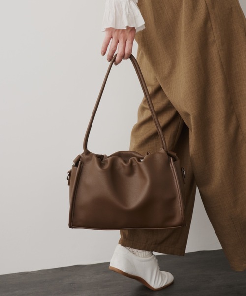 Libra Cue（リブラ キュー）の「マルチウェイショルダーバッグ（ショルダーバッグ・レディース・アイボリー/ブラック/ブラウン/ダークブラウン・FREE）」の9枚目の写真