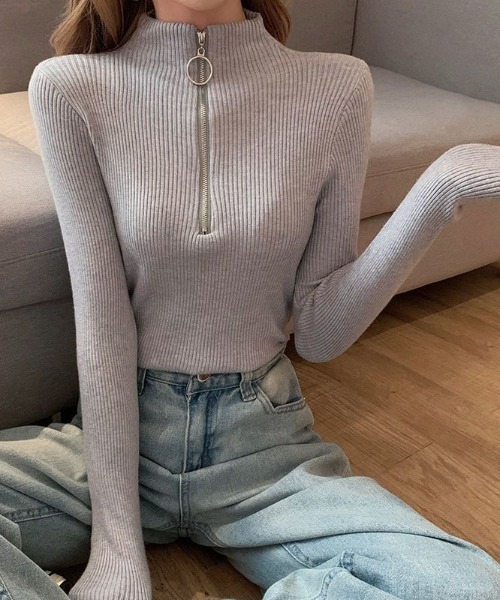 Beststore（ベストストア）の「【秋冬】リブタイトニット モックネックリングハーフジップ付き ジャストサイズ（ニット/セーター・レディース・ブラック/ホワイト/グレー/パープル/ネイビー/ベージュ/レッド/ピンク/グリーン/ブラウン/ライトベージュ/ブルー・FREE）」の4枚目の写真