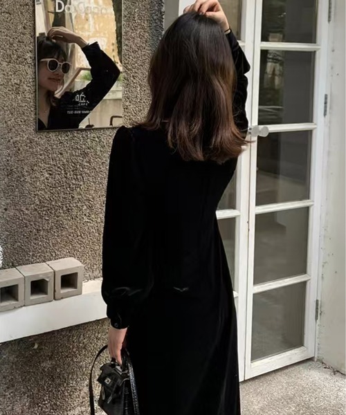 AsheKsha(アシクシャ)の「ベルベットVネックロングドレス(ワンピース・レディース・ブラック・M)」の15枚目の写真