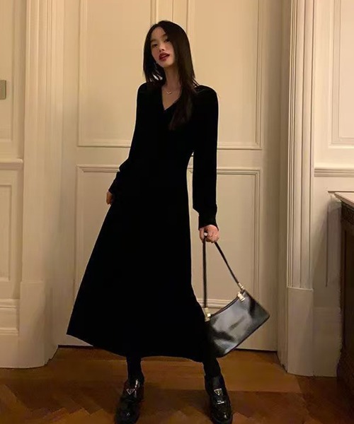 AsheKsha(アシクシャ)の「ベルベットVネックロングドレス(ワンピース・レディース・ブラック・M)」の18枚目の写真