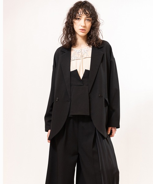 OSMOSIS(オズモーシス)の「バックタックジャケット(テーラードジャケット・レディース・ブラック/グレイッシュベージュ/ライトベージュ・ONE SIZE)」の1枚目の写真