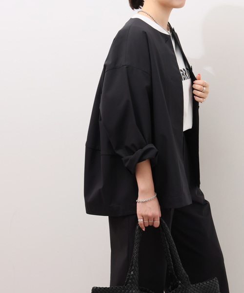 JOURNAL STANDARD relume（ジャーナルスタンダード　レリューム）の「《追加》［撥水 / UVカット］【SPENSIERATO】クルーネックコクーンブルゾン（その他アウター・レディース・ブラック/アイボリー・FREE）」の4枚目の写真