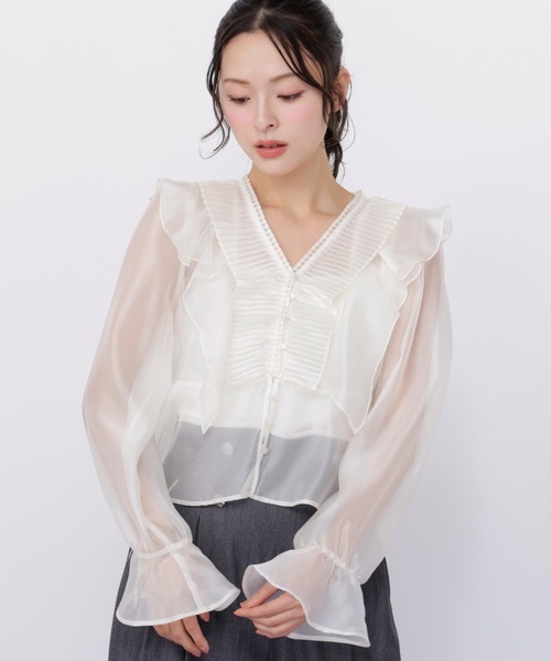 JILL by JILL STUART(ジルバイジルスチュアート)の「プリーツフリルブラウス(シャツ/ブラウス・レディース・ホワイト/ブルー/ブラック系その他・FREE)」の1枚目の写真