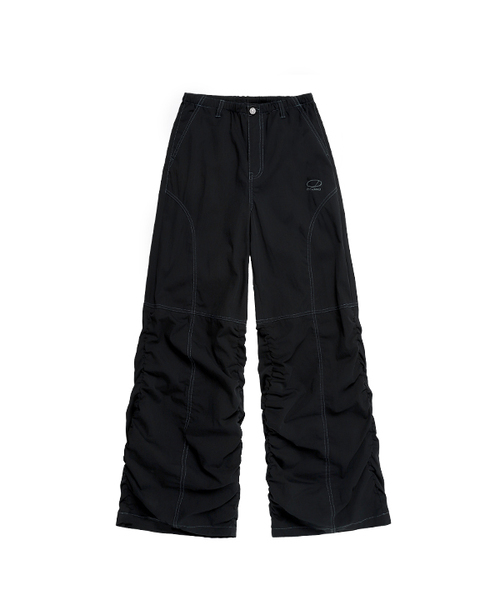 ODD STUDIO(オッドスタジオ)の「サイド切り替えステッチシャーリングパンツ - ブラック(その他パンツ・レディース・ブラック・2(M)/1(S))」の1枚目の写真