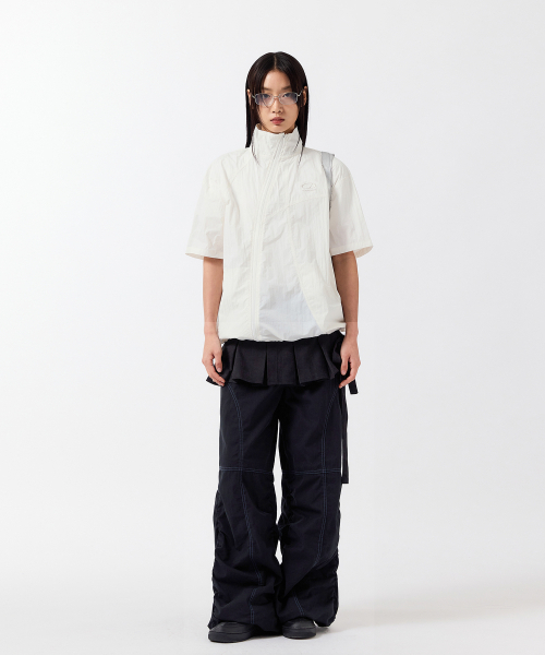 ODD STUDIO(オッドスタジオ)の「サイド切り替えステッチシャーリングパンツ - ブラック(その他パンツ・レディース・ブラック・2(M)/1(S))」の5枚目の写真