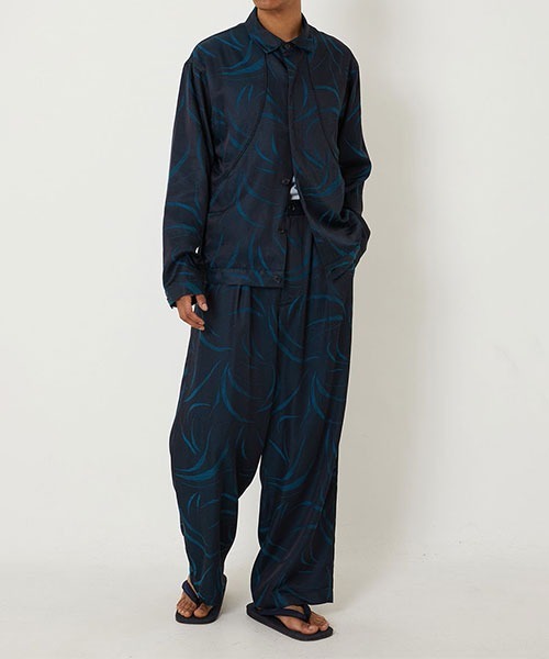 BLUE BLUE JAPAN(ブルーブルージャパン)の「メブキサテン サイドライン ストリングパンツ(その他パンツ・メンズ・ダークネイビー・M/L/XL/S)」の8枚目の写真