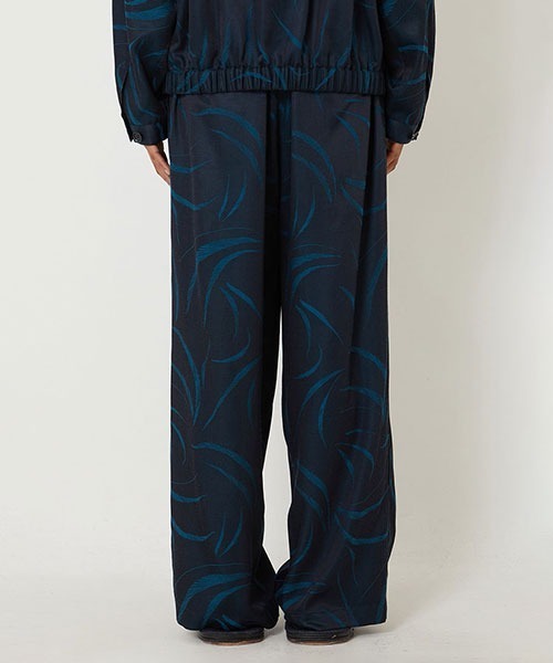 BLUE BLUE JAPAN(ブルーブルージャパン)の「メブキサテン サイドライン ストリングパンツ(その他パンツ・メンズ・ダークネイビー・M/L/XL/S)」の4枚目の写真