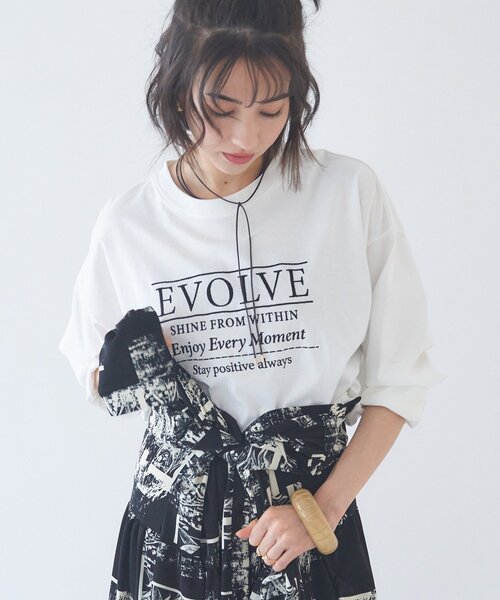 Remind me and forever（リマインドミーアンドフォーエバー）の「レイヤードしやすい丈感◎フォト&ロゴ刺繍ロンT（Tシャツ/カットソー・レディース・アイボリー/オフホワイト・FREE）」の2枚目の写真