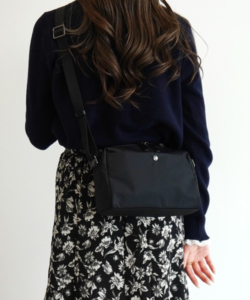 MACKINTOSH PHILOSOPHY（ﾏｯｷﾝﾄｯｼｭ ﾌｨﾛｿﾌｨｰ）の「ショルダーバッグ マッキントッシュ6W06  3L フロントポケット 19132（ショルダーバッグ・メンズ・ベージュ/ブラック/グレー・FREE）」の4枚目の写真