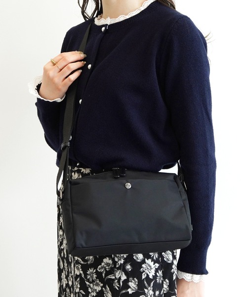 MACKINTOSH PHILOSOPHY（ﾏｯｷﾝﾄｯｼｭ ﾌｨﾛｿﾌｨｰ）の「ショルダーバッグ マッキントッシュ6W06  3L フロントポケット 19132（ショルダーバッグ・メンズ・ベージュ/ブラック/グレー・FREE）」の6枚目の写真