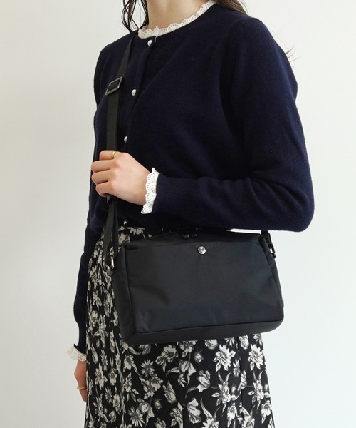 MACKINTOSH PHILOSOPHY（ﾏｯｷﾝﾄｯｼｭ ﾌｨﾛｿﾌｨｰ）の「ショルダーバッグ マッキントッシュ6W06  3L フロントポケット 19132（ショルダーバッグ・メンズ・ベージュ/ブラック/グレー・FREE）」の7枚目の写真